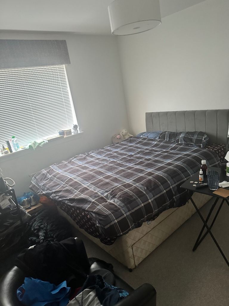 Double bedroom available 