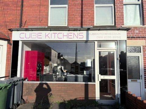 Shop/Showroom to Rent – Birchgrove, Cardiff (Currently Kitchen Showroom) + Large Rear Garden