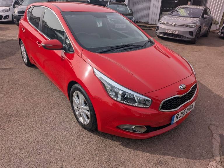 2015 Kia Ceed 1.6 CRDi EcoDynamics 3 Hatchback 5dr Diesel Manual Euro 5 (s/s) (126 bhp) Hatchback...