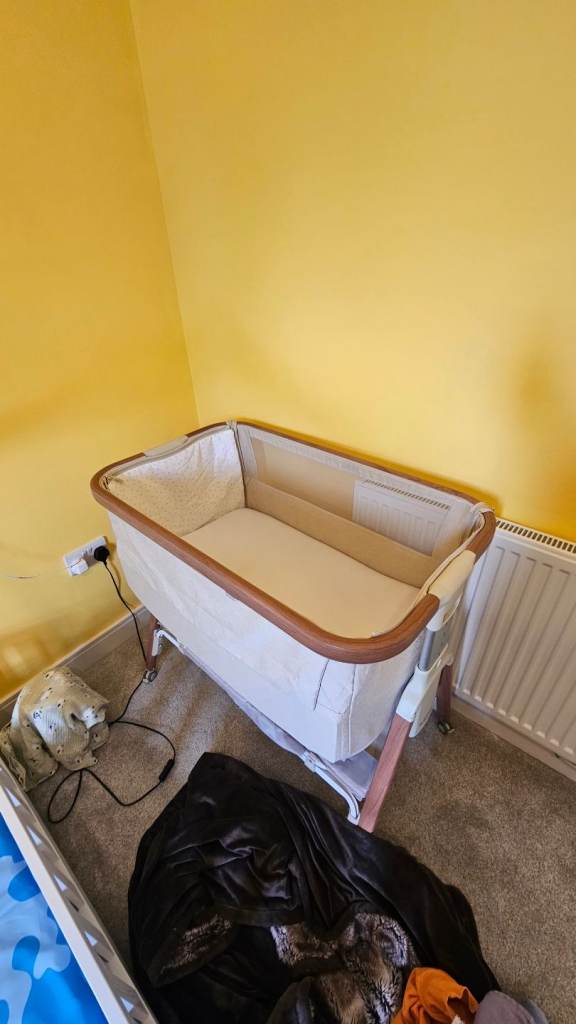 Tutti Bambini Cozzee air crib 