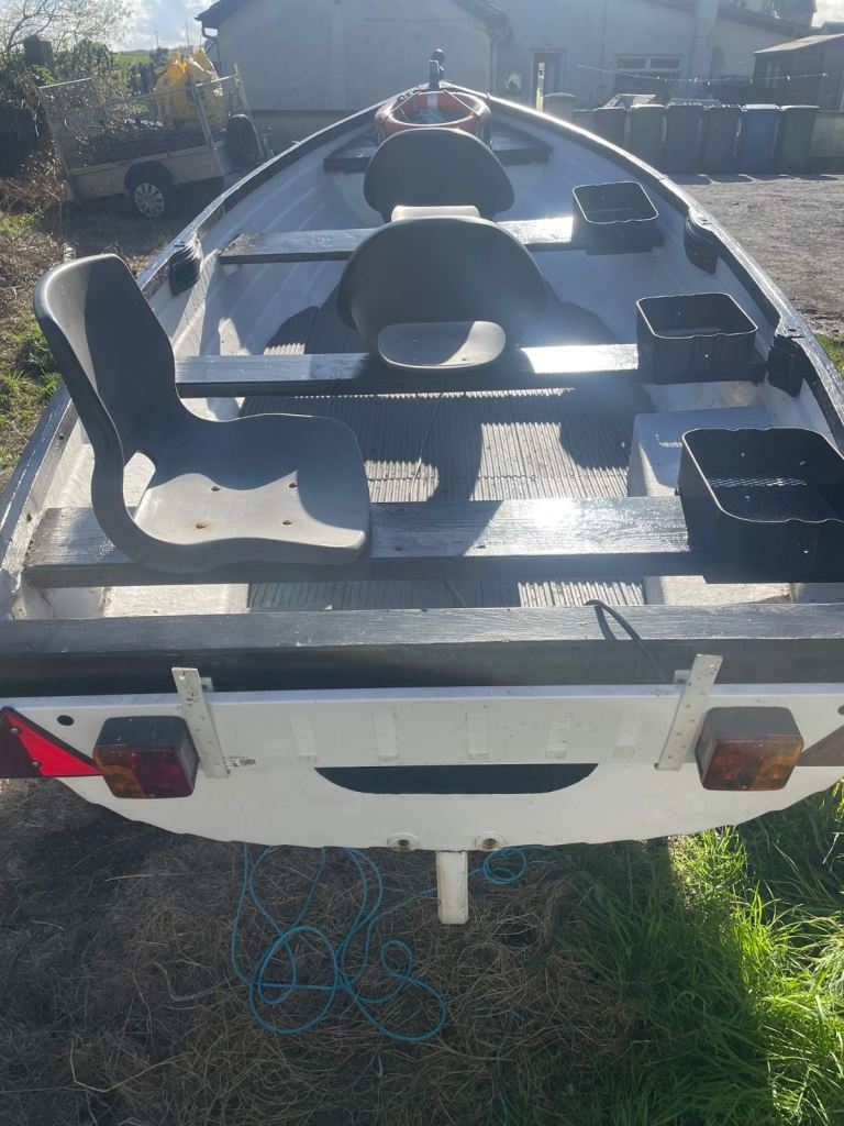 14x5,8 boat 2 engines and trailer 