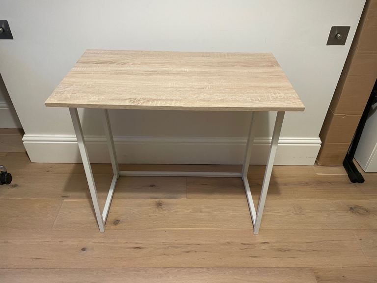 Foldable desktop for tiny spaces