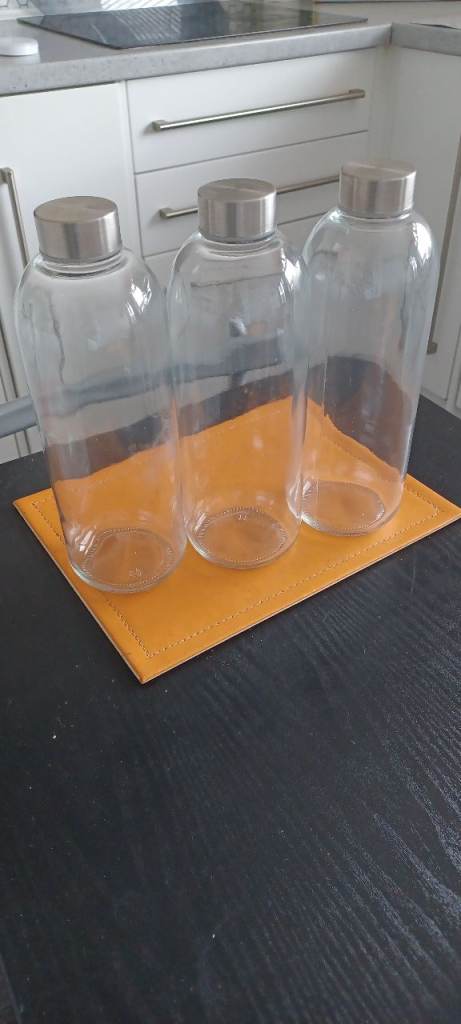 Set of 3 Clear Plastic Drinks Bottles with Metal Lids – NEW!