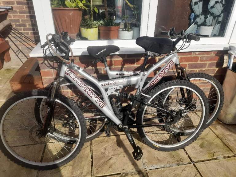 2 Moutain bikes - Shimano shockwave 21 gears