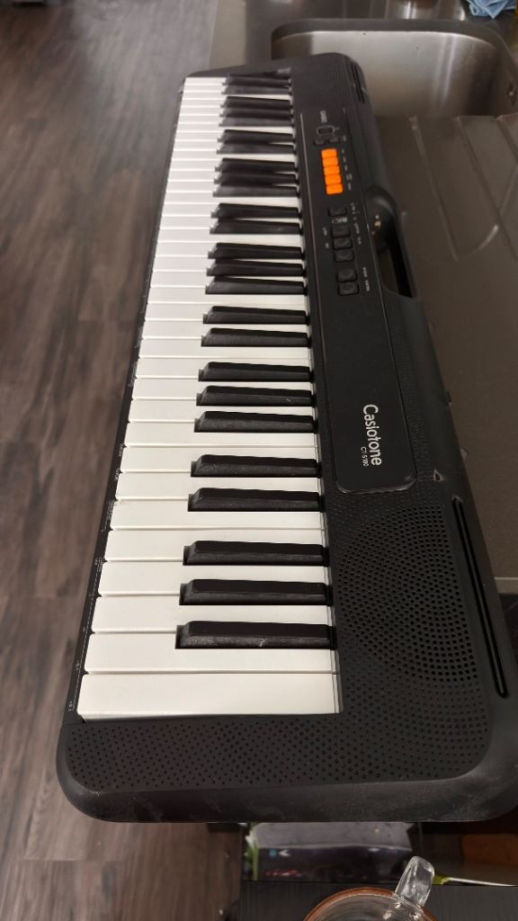 Casio Casiotone CT-S100 Keyboard – Excellent Condition, Hardly Used