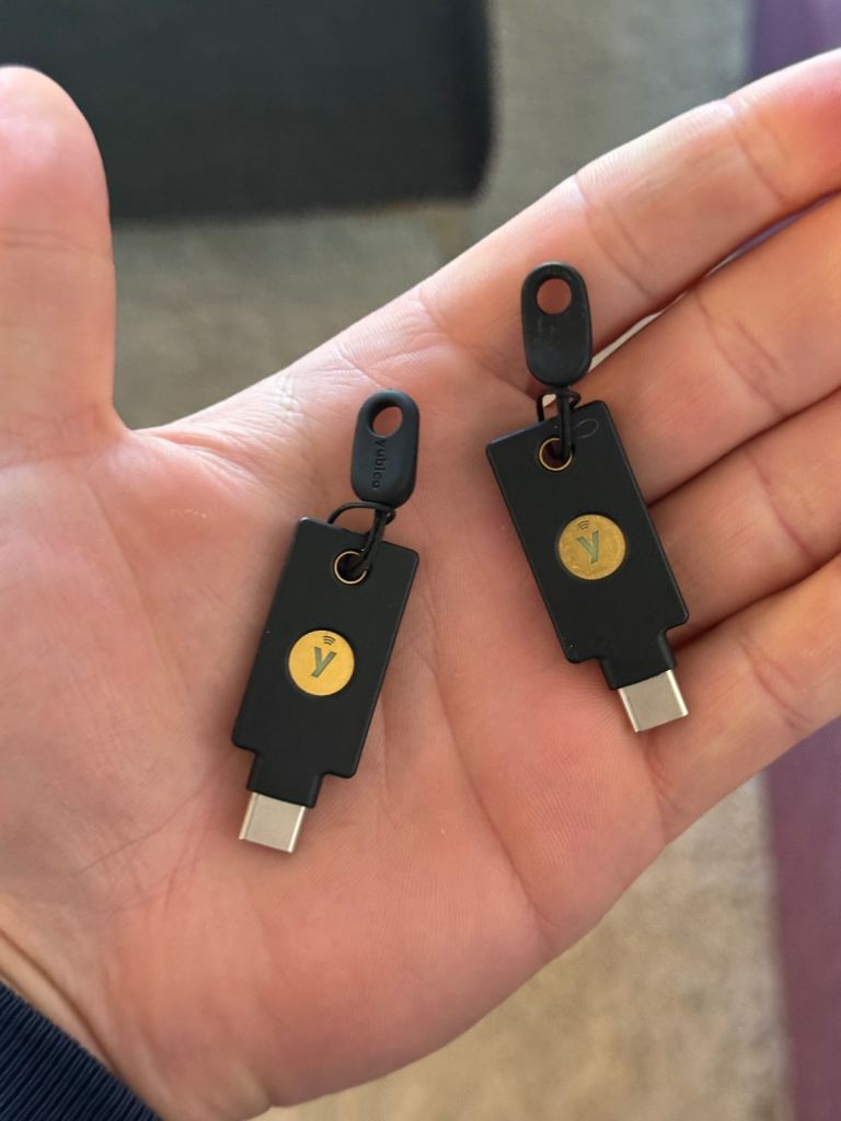 2x YubiKey hardware security keys, like new