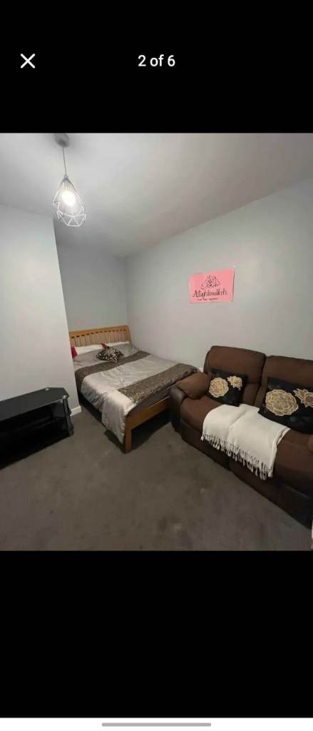 Double bedroom in Goodmayes
