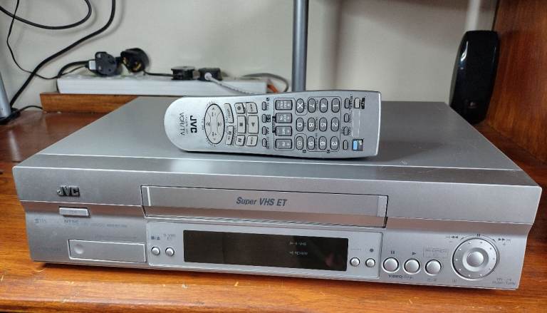 JVC HR-S6955EK S-VHS VCR + VHS-C Adapter and Accessories Bundle