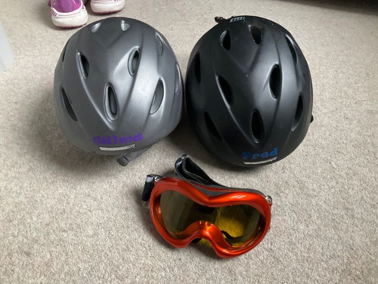 Ski helmets 