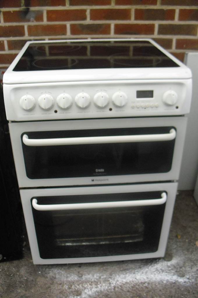 HOTPOINT ELECTRIC COOKER 60CMS WIDE.FREE DELIVERY B,MOUTH POOLE NEW MILTON RINGWOOD AREAS 