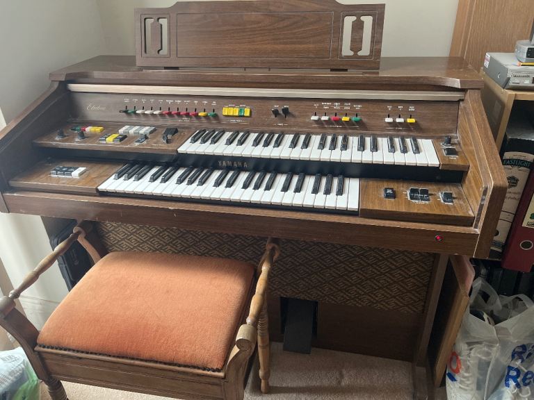 Electone Organ