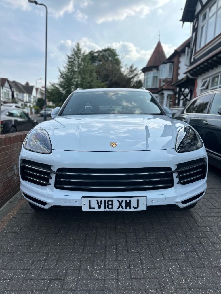 Porsche Cayenne S New shape Very rare red interior full spec