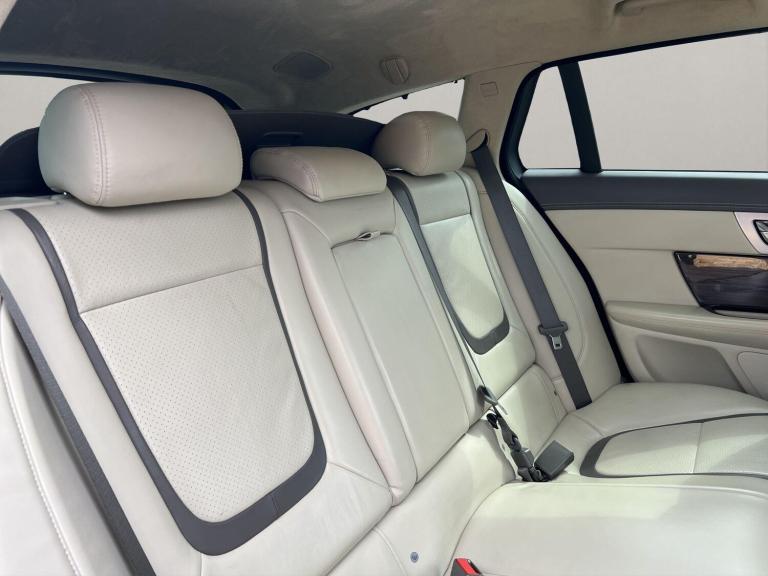 2014 Jaguar XF 2.2d Portfolio Sportbrake Auto Euro 5 (s/s) 5dr ESTATE Diesel Automatic