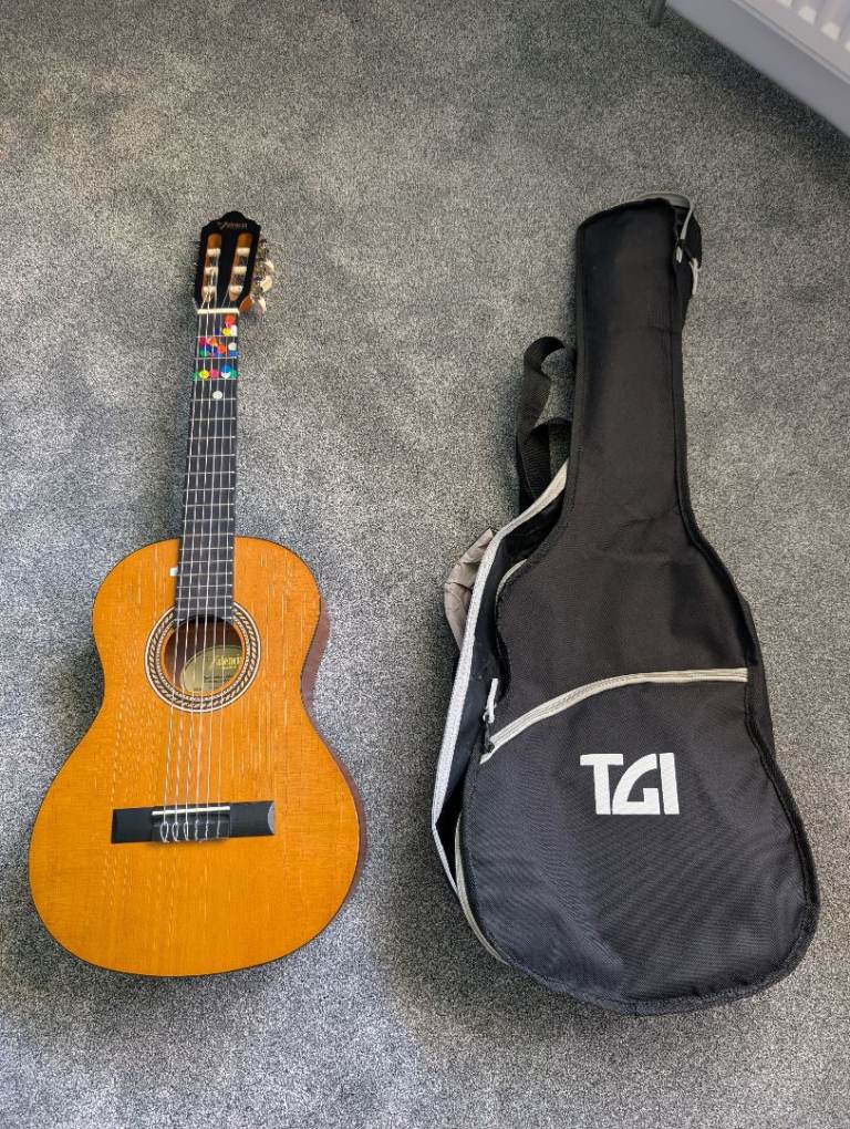 Valencia VC202 1/2 Size Classical Guitar