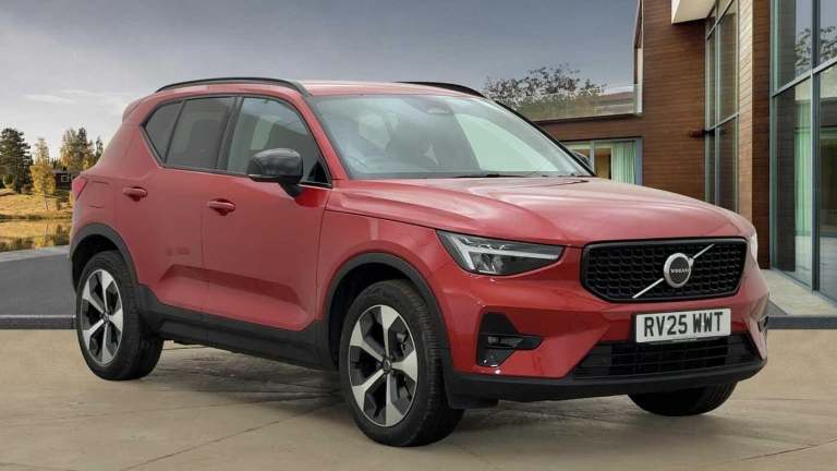 2025 Volvo XC40 2.0 B4P Plus Dark 5dr Auto ESTATE PETROL Automatic