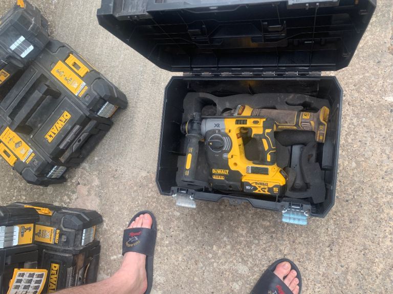 Dewalt power tool set 18v 
