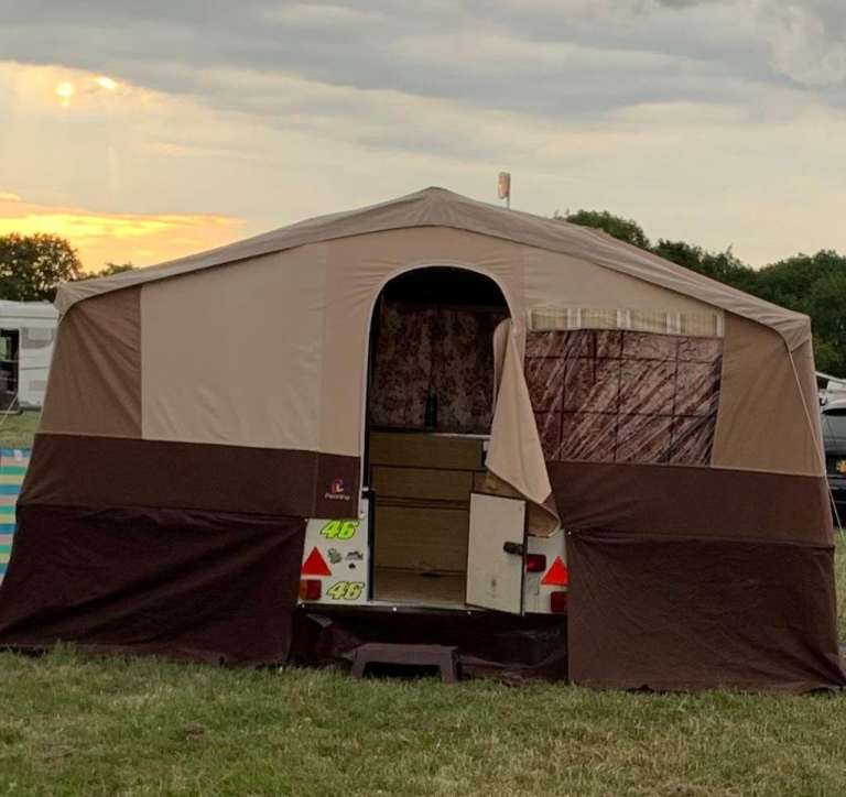 Trailer Tent Pennine Aztec 6 Birth with Awning