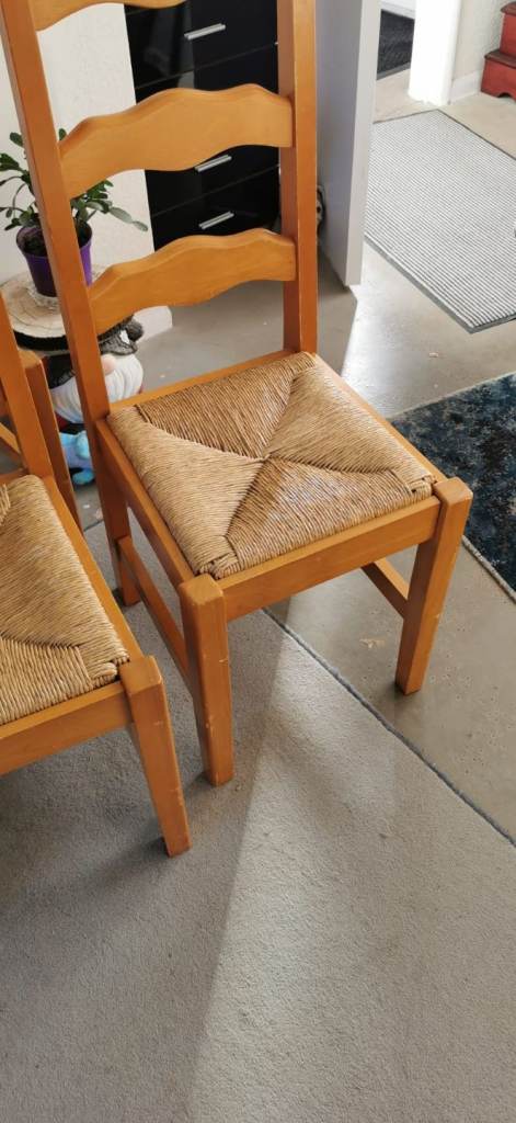Table And Chairs 