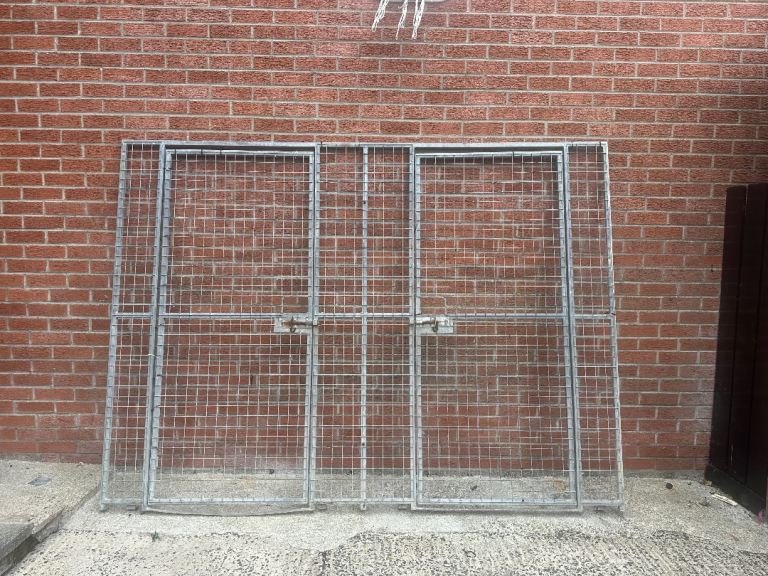 Galvanised pens 
