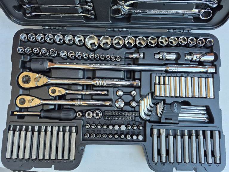 Halford Socket set 150pcs 