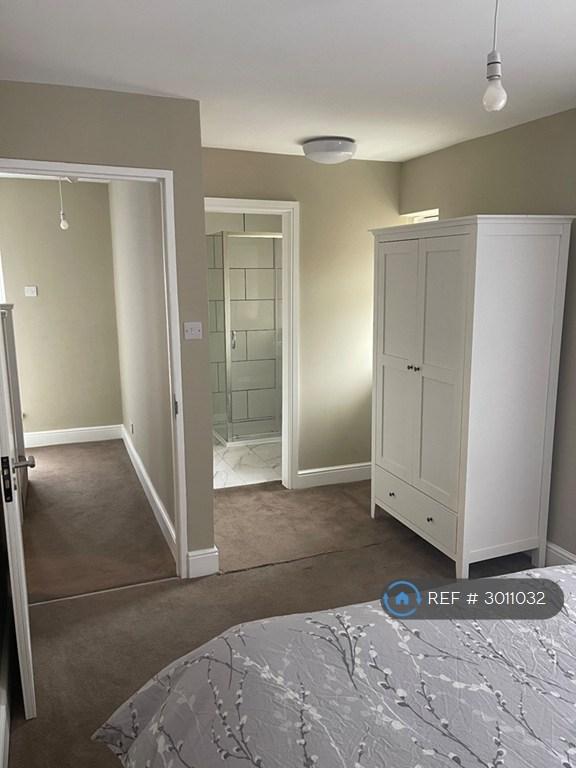 1 bedroom in Gale Crescent, Banstead, SM7 (#3011032)