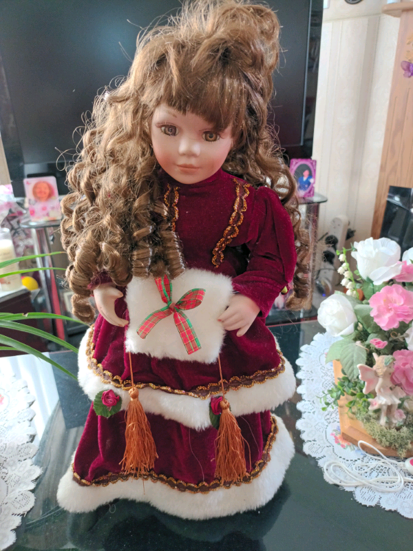 Porcelain Collectable leanardo doll