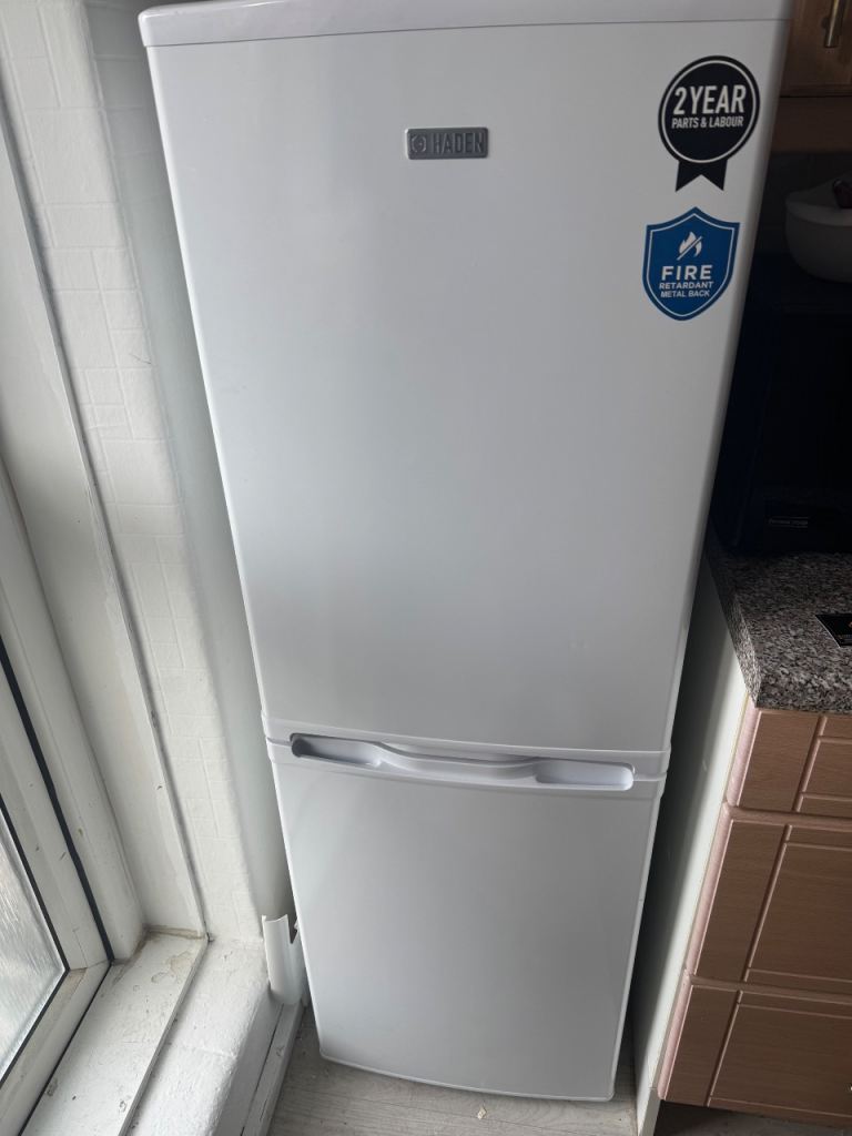 Zanussi Fridge Freezer - White, Good Working Order