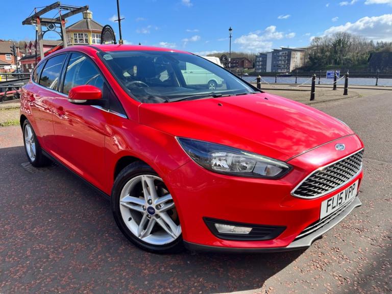 FORD FOCUS 1.0 T EcoBoost Zetec Red Manual Petrol 2015