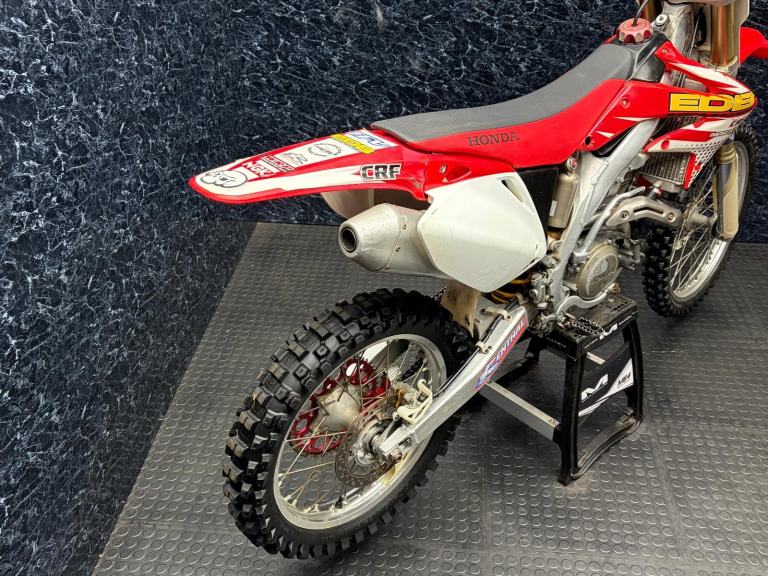 Honda CRF 450 2005  (MOTOCROSS / MX / ENDURO) @ AJ TRADING 