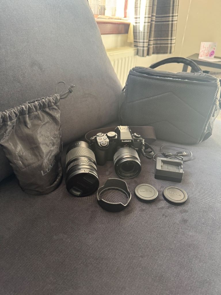 Panasonic Lumix G80 + 2 Lenses + Extras