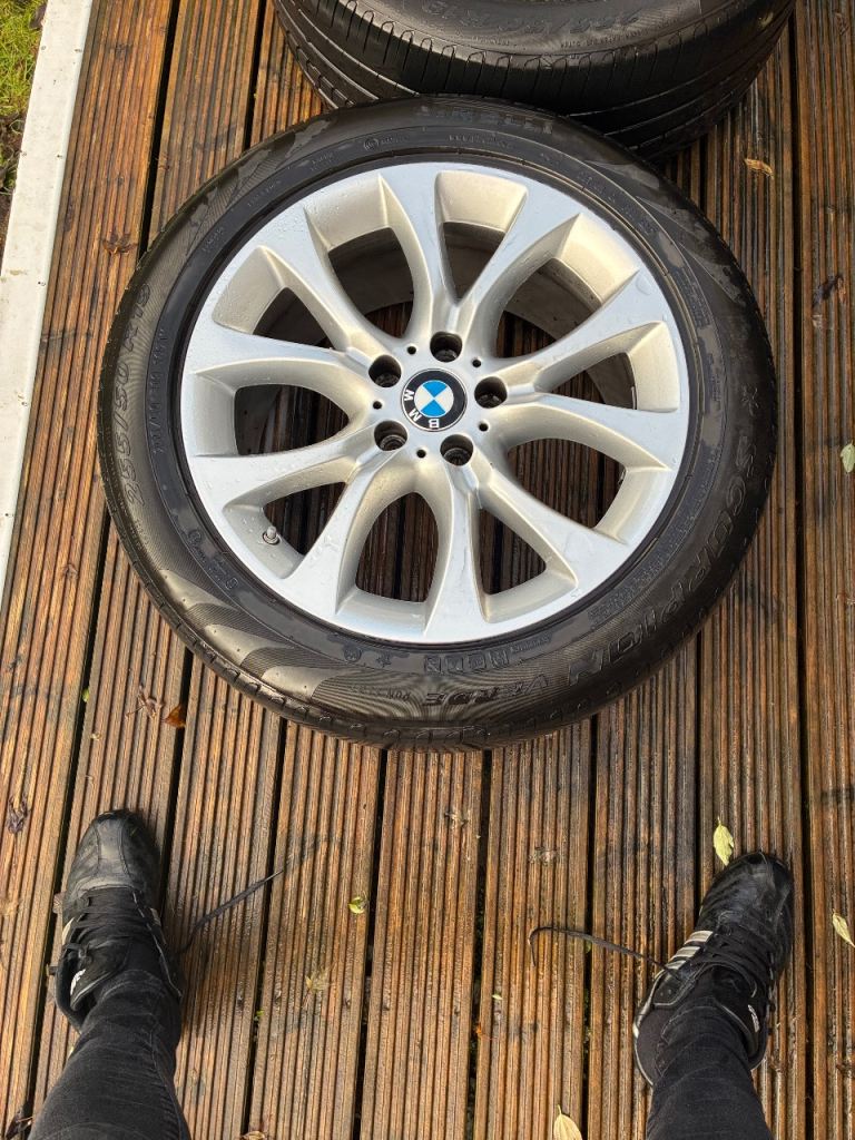 Genuine 19” BMW alloy wheels and tyres. 