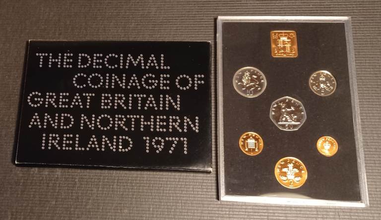 The 1971 Royal Mint PROOF set of first decimal coins. In original box. 