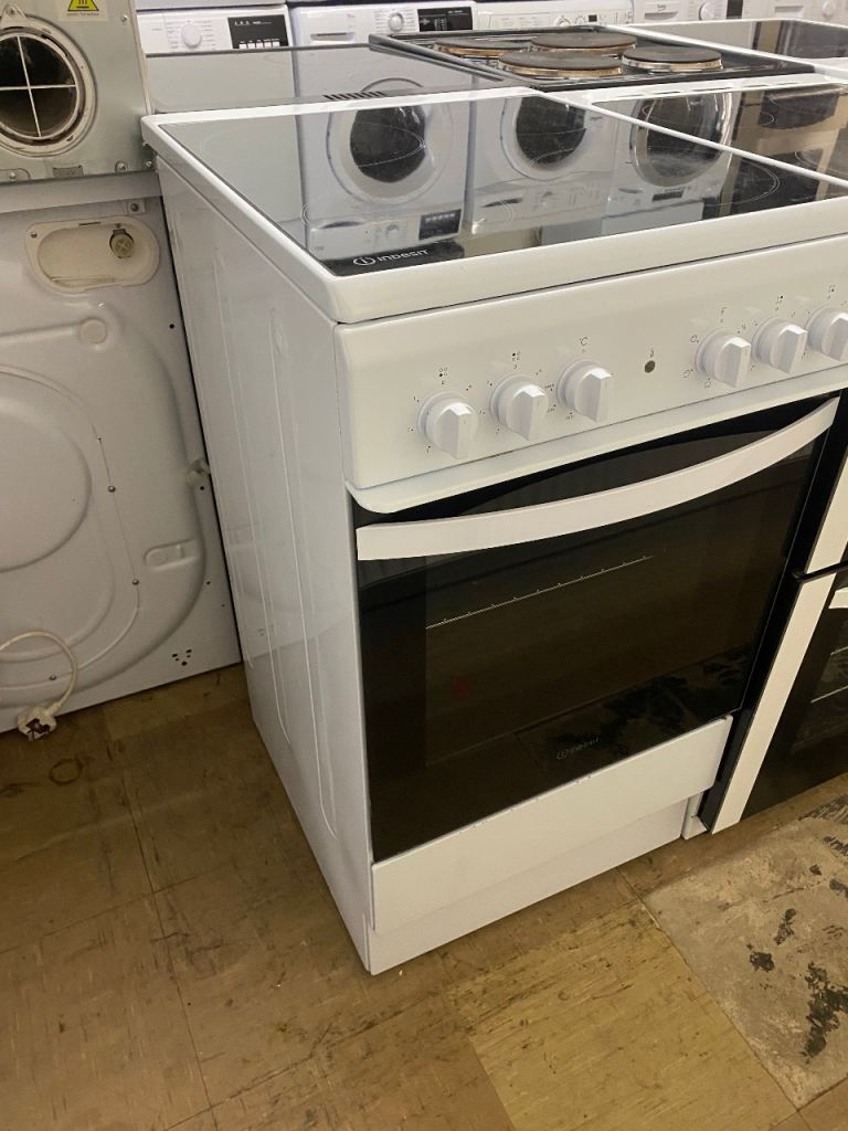 🚚✅WHITE INDESIT 50CM GLASSTOP ELECTRIC COOKER £150 WE CAN DELIVER 