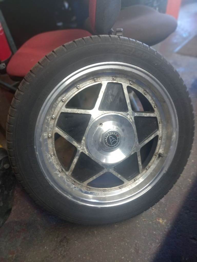 Set of 4 alloys.with brand new tires on thwm wolf race 20 inche wheel perfect for camper van 