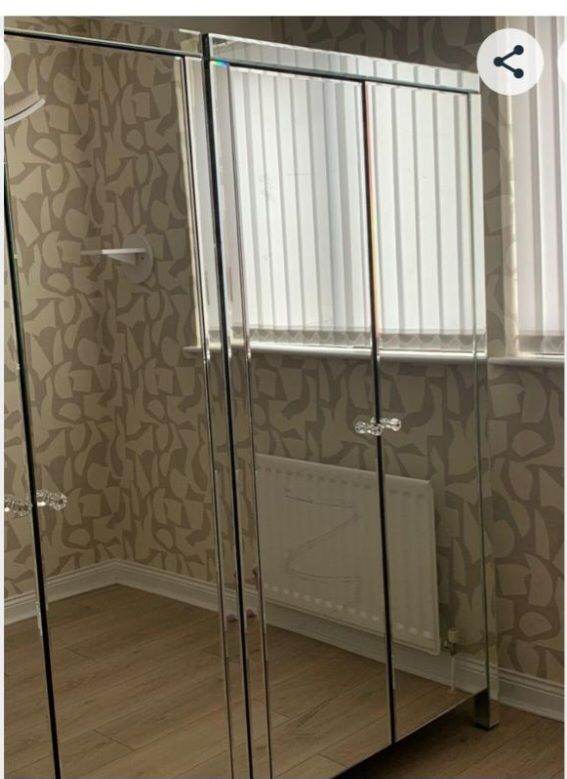 Mirrored warddrobe for sale 
