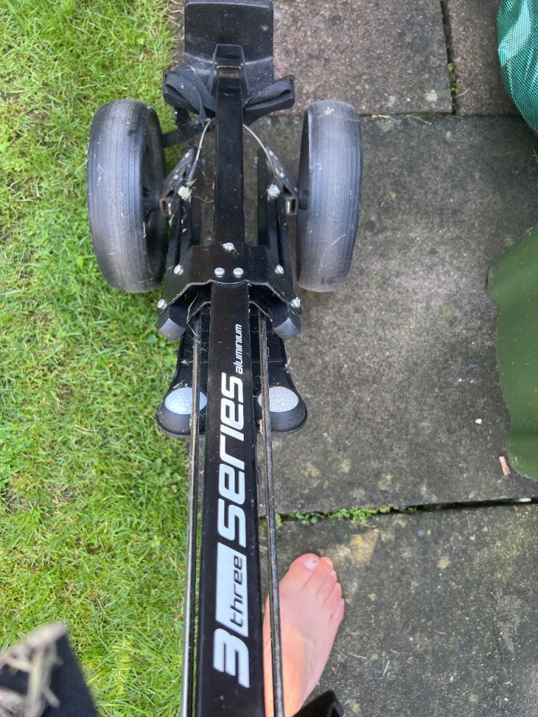 All in one set of Wilson clubs bag and trolley to suit 