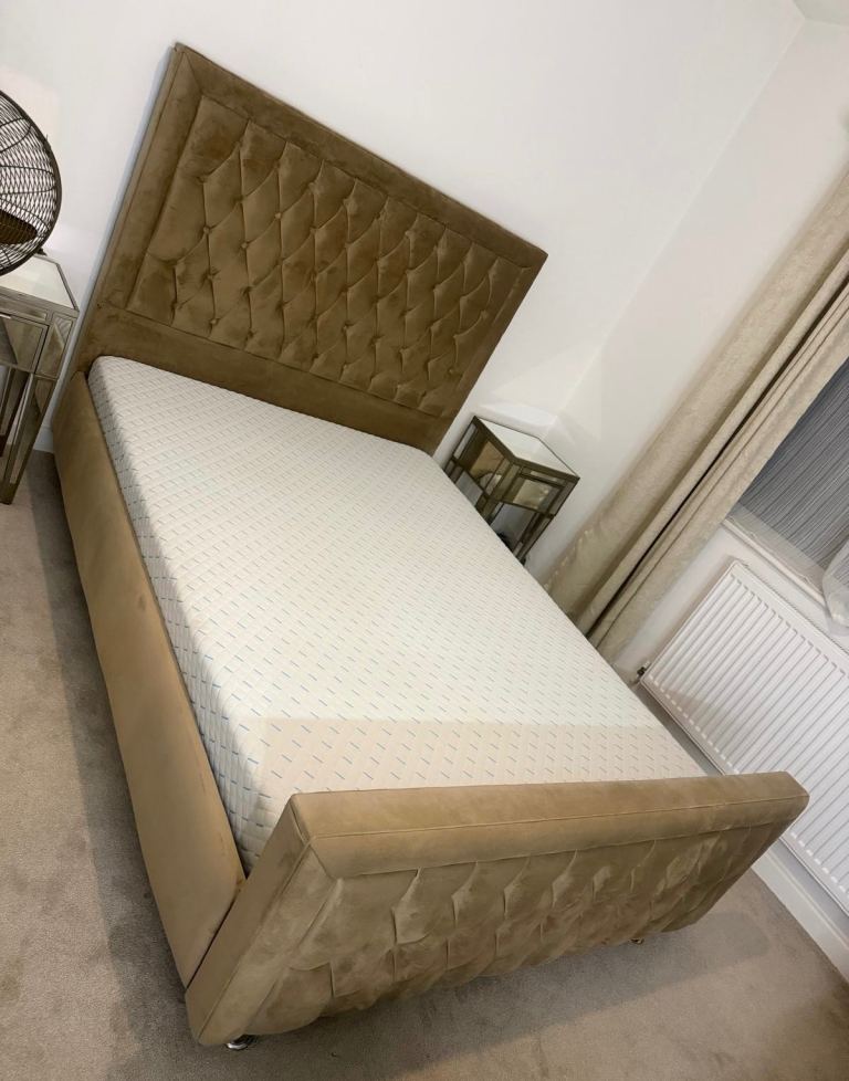 Gorgeous double bed with mattress 