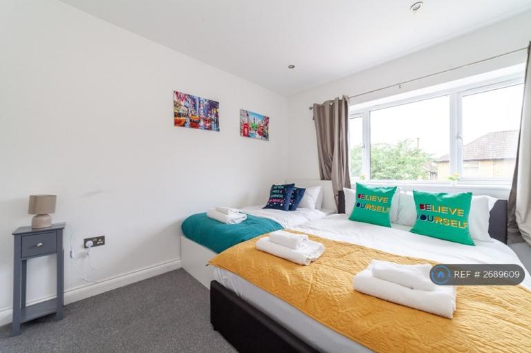 2 bedroom house in Meerbrook Road, London, SE3 (2 bed) (#2689609)