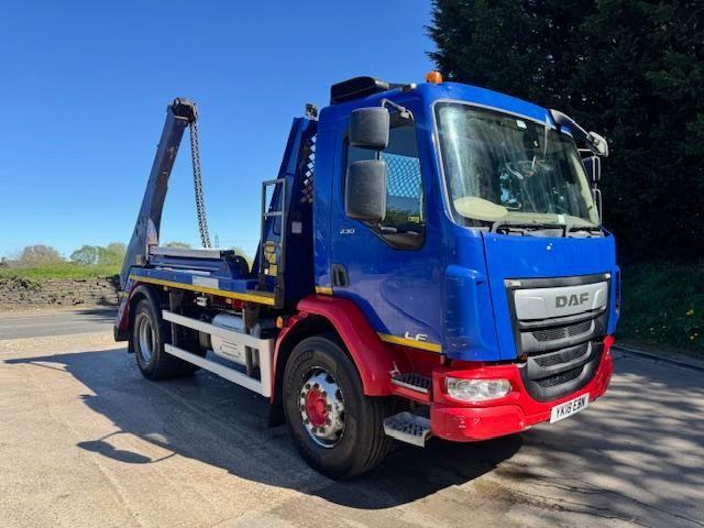 2018 18 DAF LF 230 EURO 6 HYVA EXTENDING ARM SKIP LOADER 