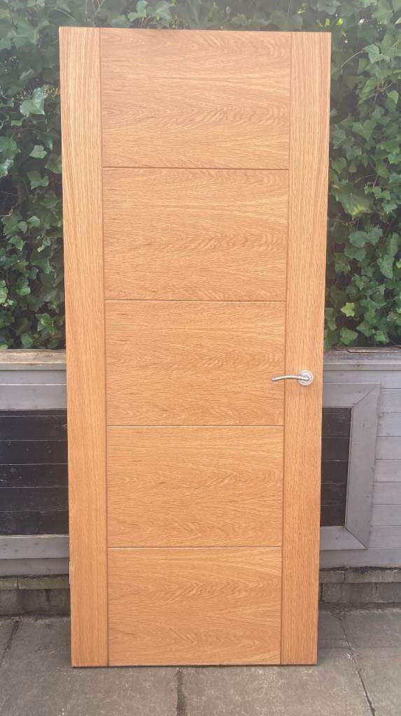 Free Oak Veneer Solid Internal Fire Door (2040mm x 826mm x 44mm)