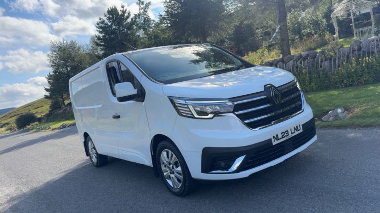 Renault, TRAFIC, Panel Van, 2023, Manual, 1997 (cc)