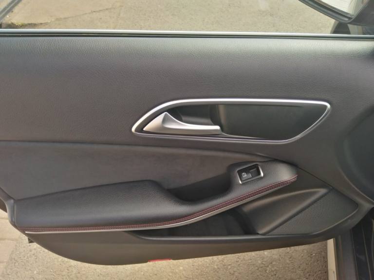 2016 Mercedes-Benz GLA GLA 220d 4Matic AMG Line 5dr Auto ESTATE DIESEL Automatic