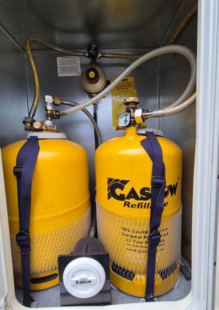 2 x 6kg Gaslow refillable LPG cylinders