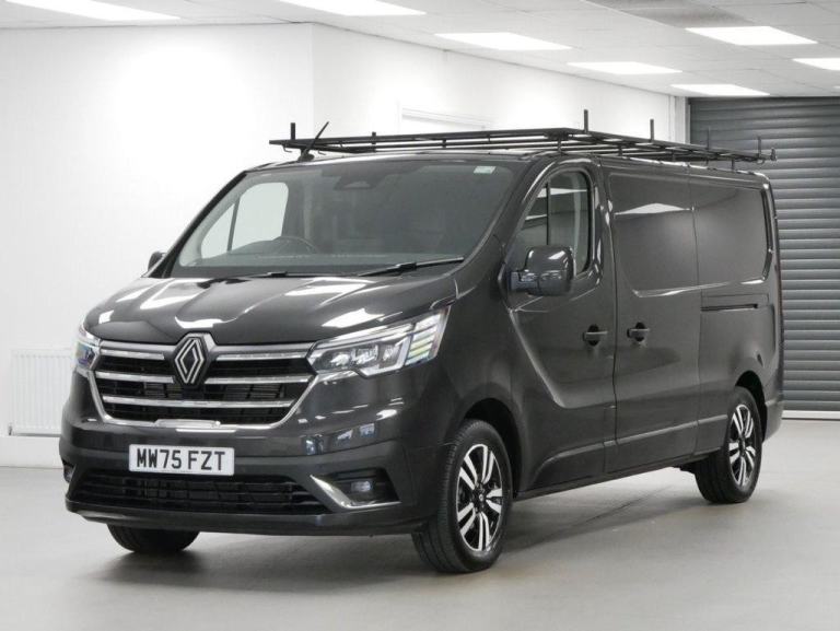 75 RENAULT TRAFIC LL30 2.0 BLUEDCI 170 BHP LONG EXTRA SPORT EDITION AUTOMATIC
