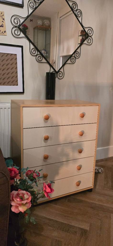 image for Chest of drawers 