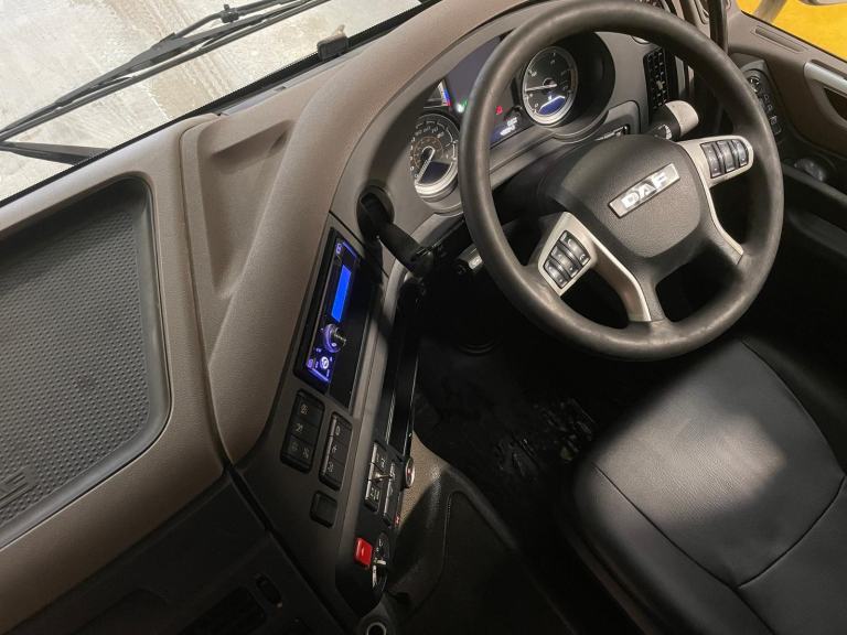 DAF XF106 530 SUPERSPACE *EURO 6* 6X2 FTP TRACTOR UNIT - 2018 - PX67 KFG