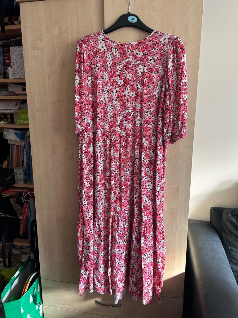 A wonderful dress for going out or every day.