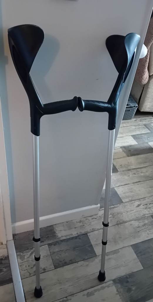 Pair of elbow crutches 