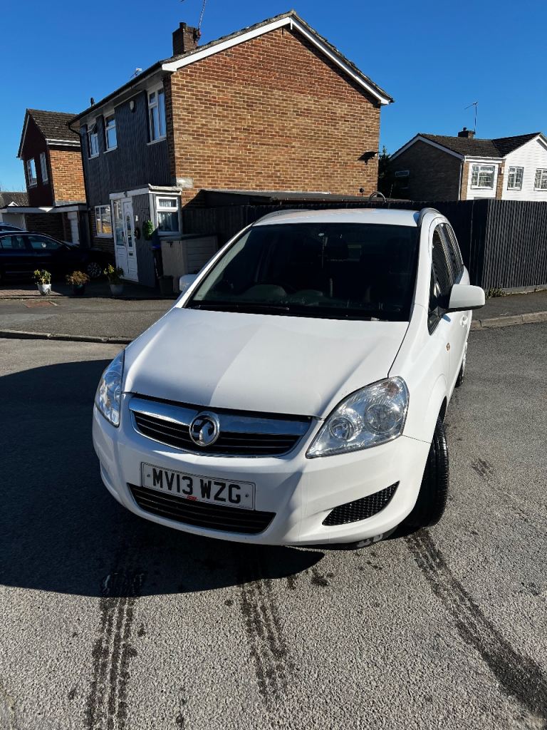 Vauxhall Zafira 2013 Long MOT March  ‘27