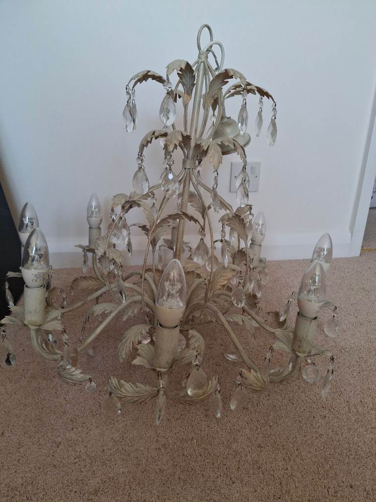 Beautiful cream 8 light chandelier 